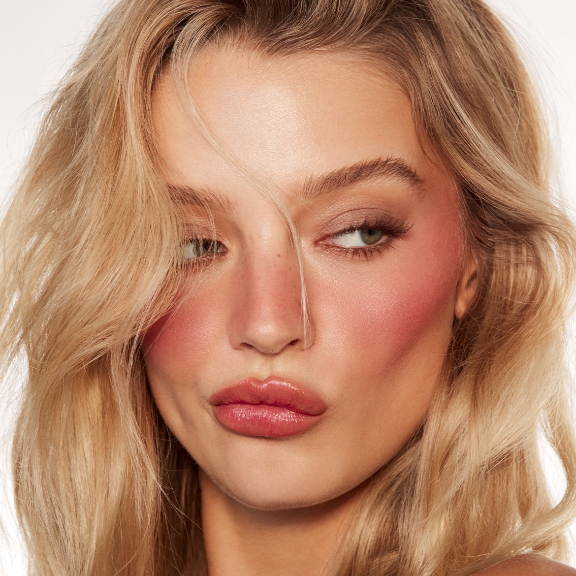 26-06-Brand-Activation-Morphe-CloudlightBlush-Brand-Highlight-Teaser-1170x1170-01.jpg