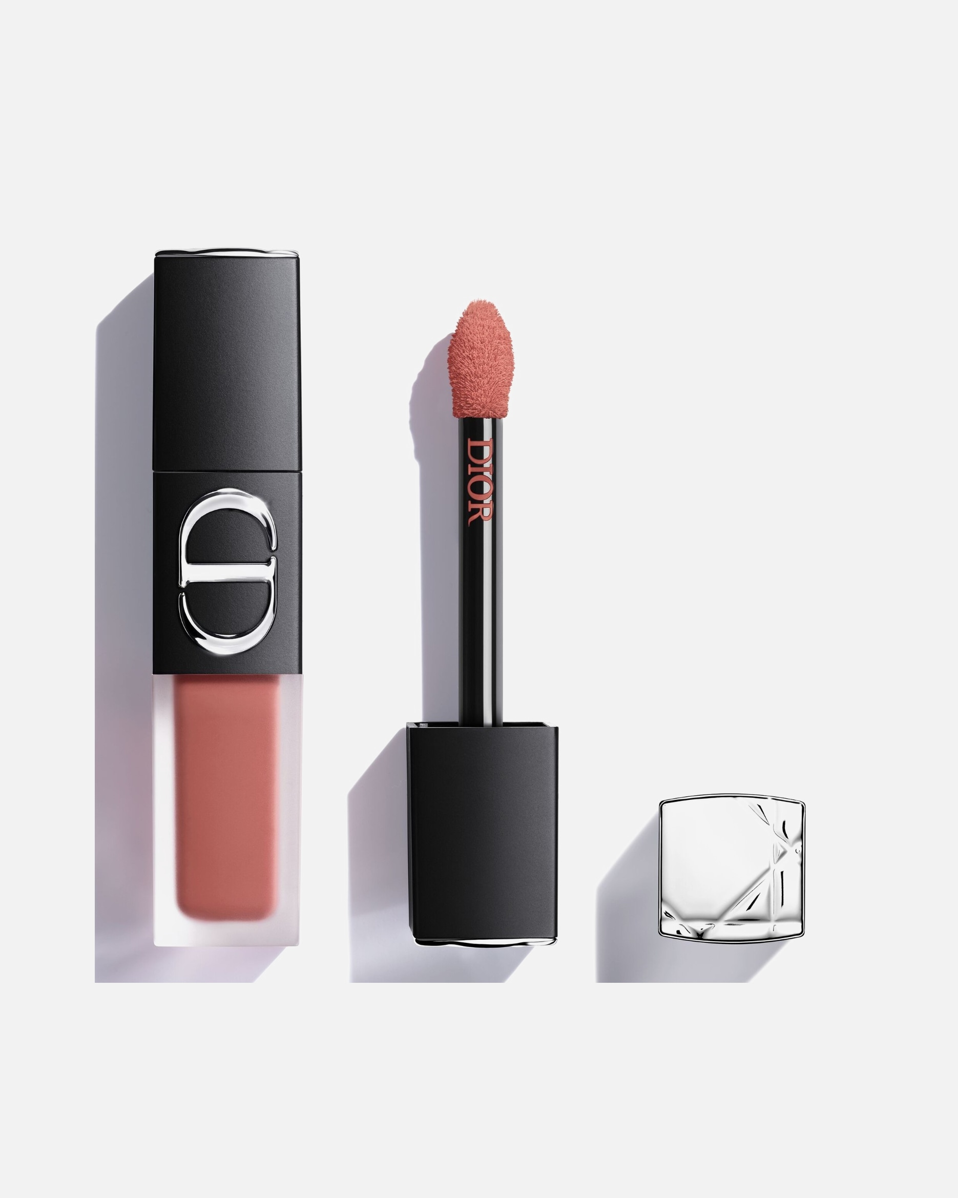 Rúž na pery pre Unisex DIOR Rouge Dior On Stage Ink Blur Matte – Neobtlačujúci sa tekutý rúž – Vyhladzujúci matný finiš 100 NUDE LOOK